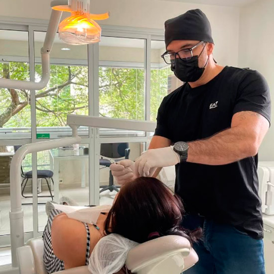 Foto Harmonização Facial - Dr. Alexandre Esteves